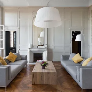 Le 1727 Apartment